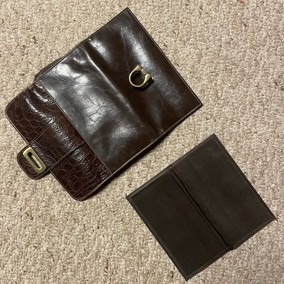 Women’s Brown Textured Wallet - Picture 5 of 5
